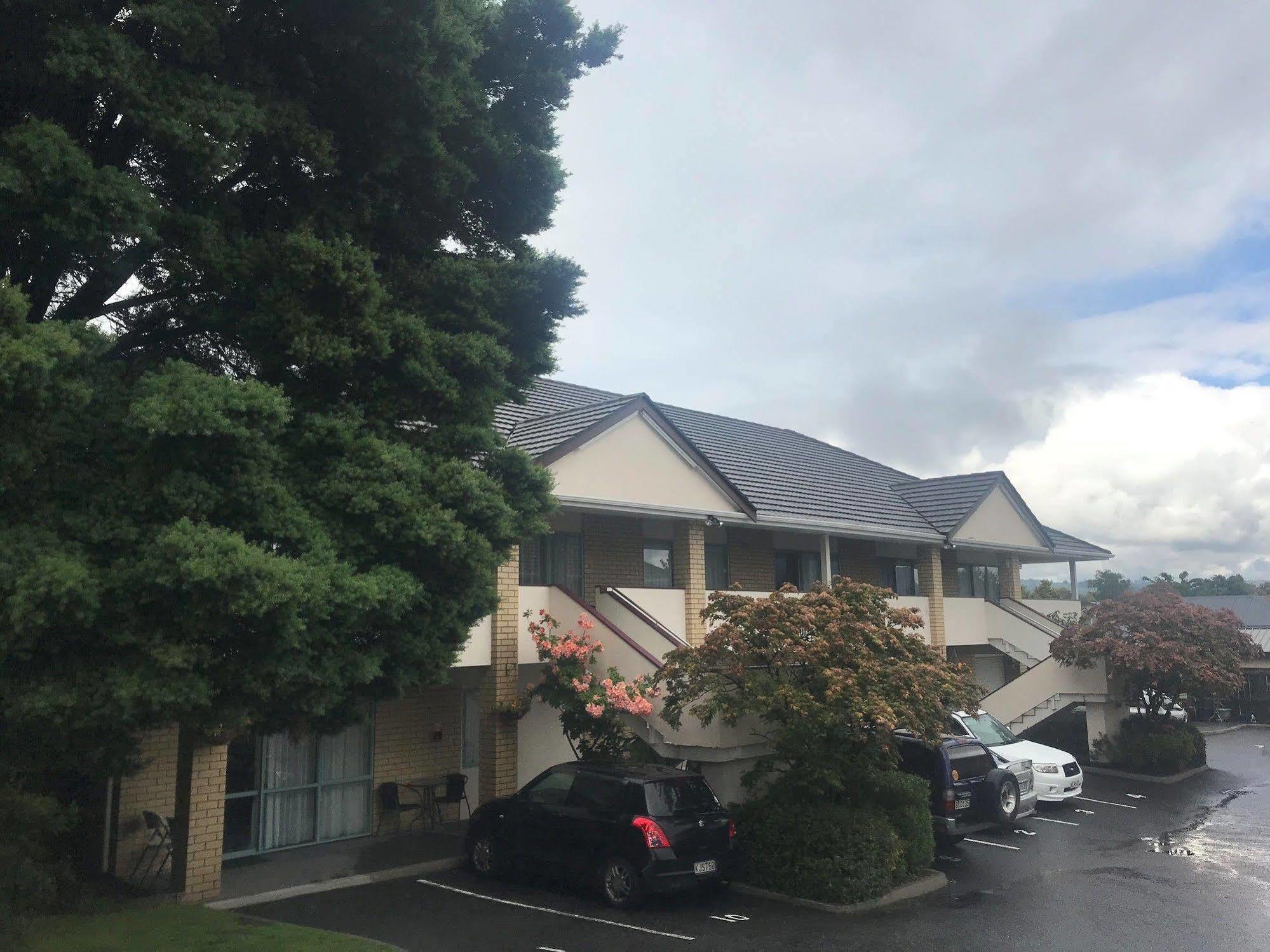 Fenton Court Motel Rotorua Exteriör bild