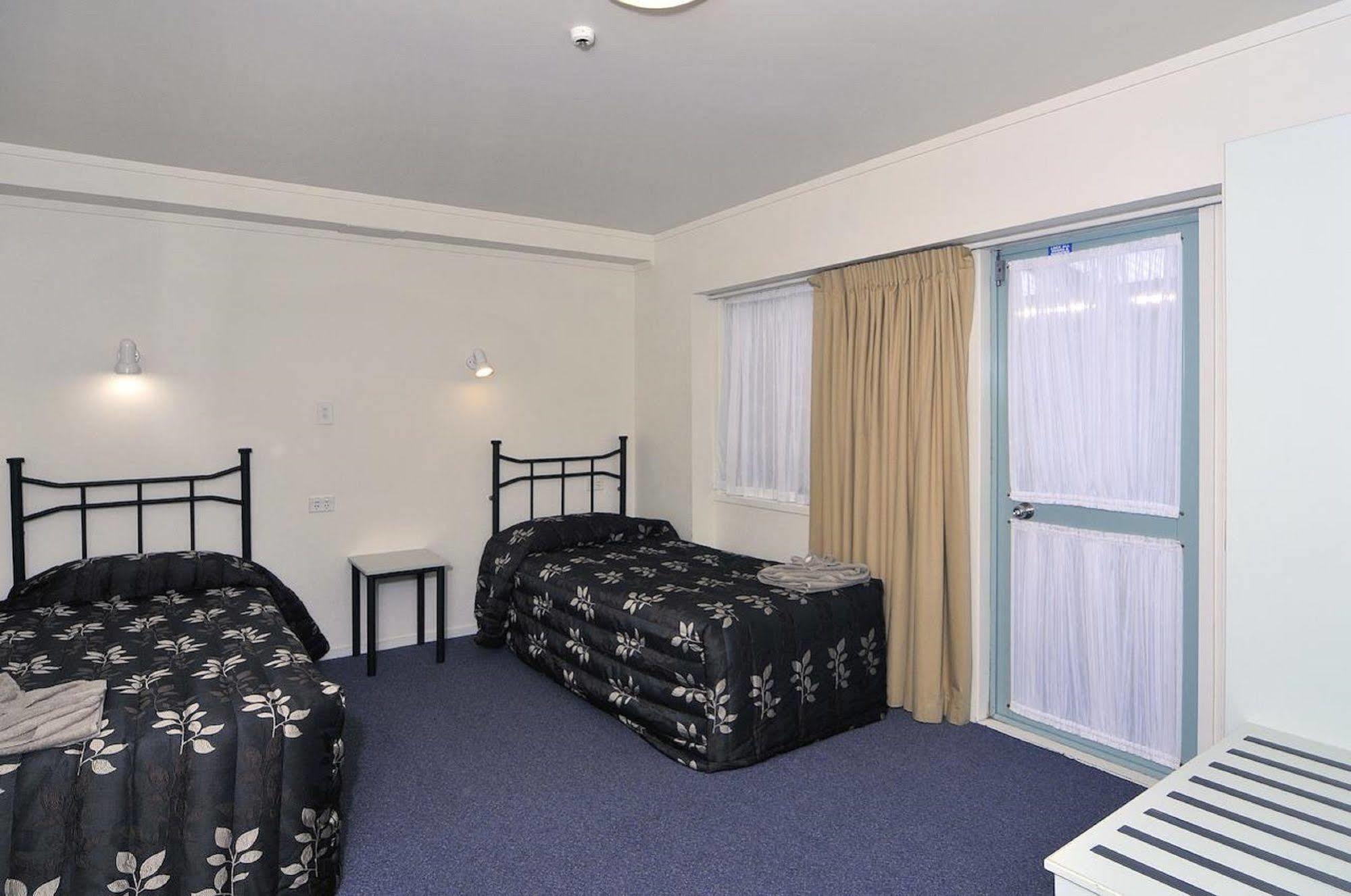 Fenton Court Motel Rotorua Exteriör bild